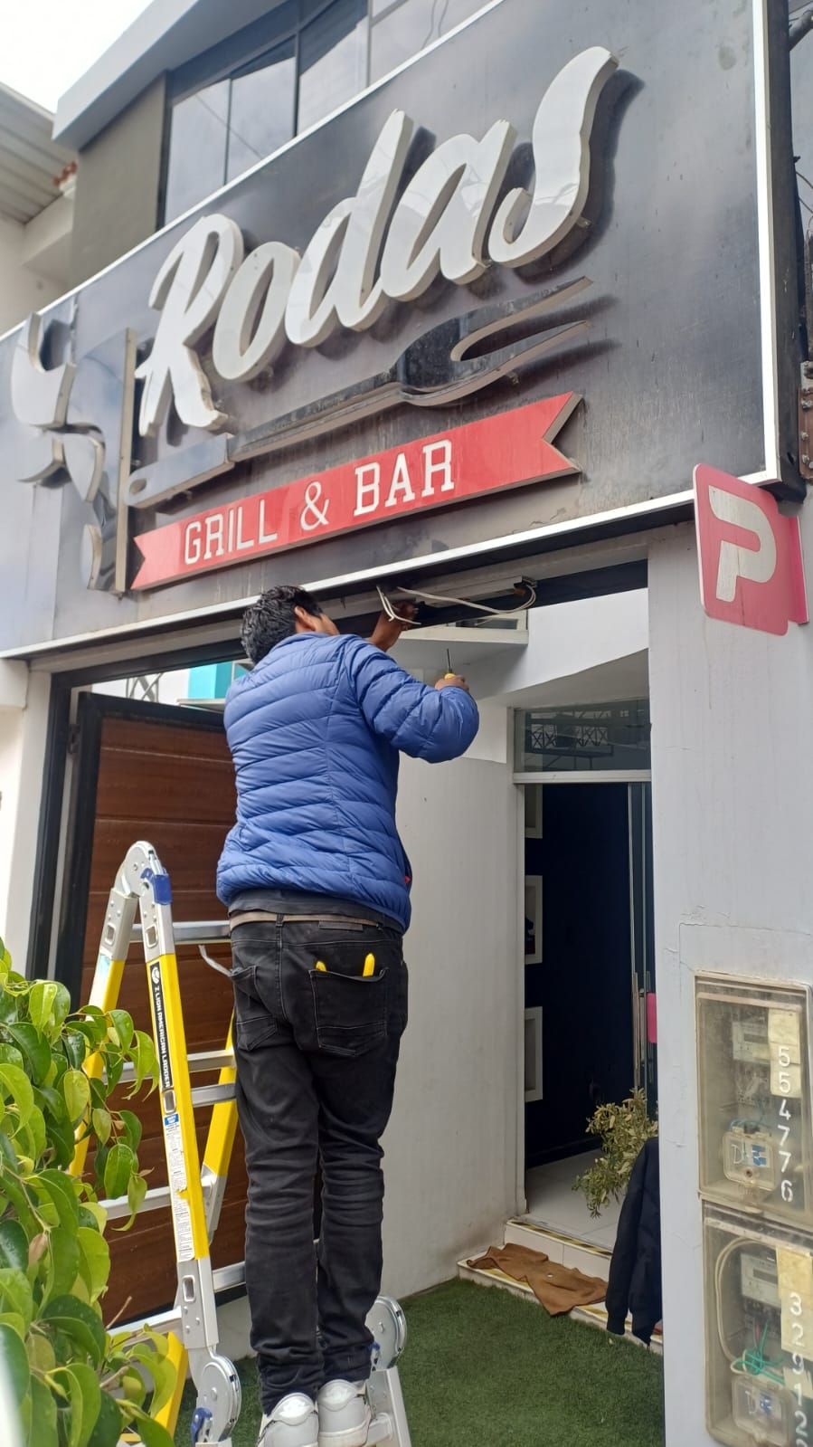 Instalación 7 - Victor Anuncios Arequipa