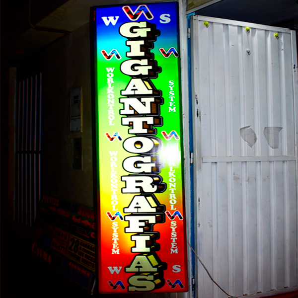 Caja de luz / letrero luminoso modelo 7 - Victor Anuncios Arequipa